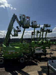 Reaching New Heights: The Versatility of Straight and Knuckle Booms